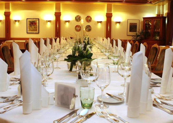 Hotel-Restaurant Adler Лар Екстериор снимка