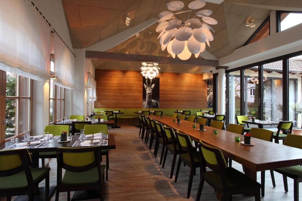 Hotel-Restaurant Adler Лар Екстериор снимка
