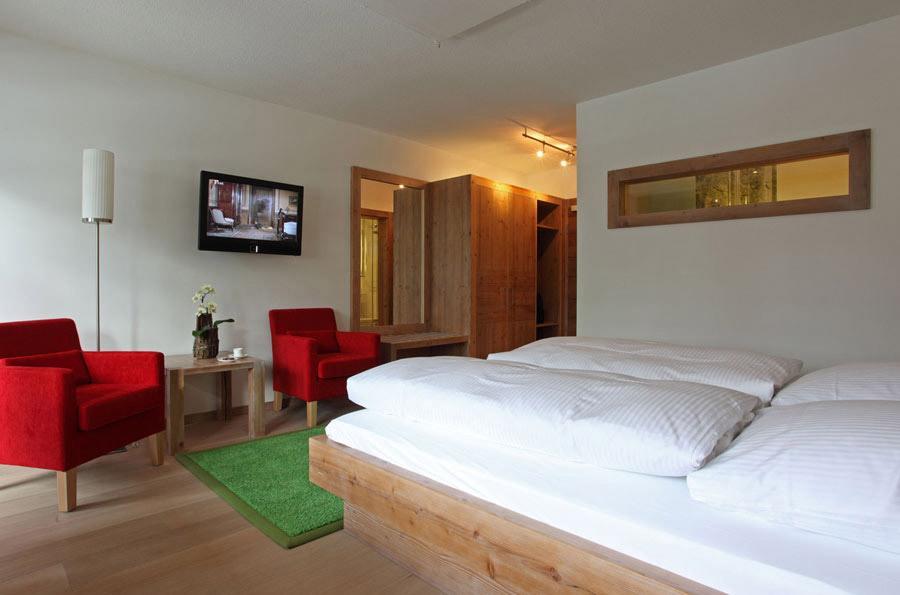 Hotel-Restaurant Adler Лар Екстериор снимка